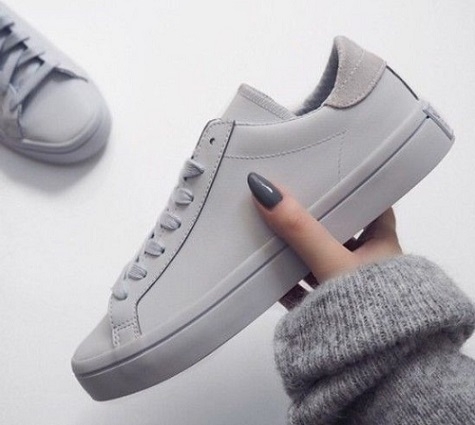 Womens gray sneaker Comfortable shoes